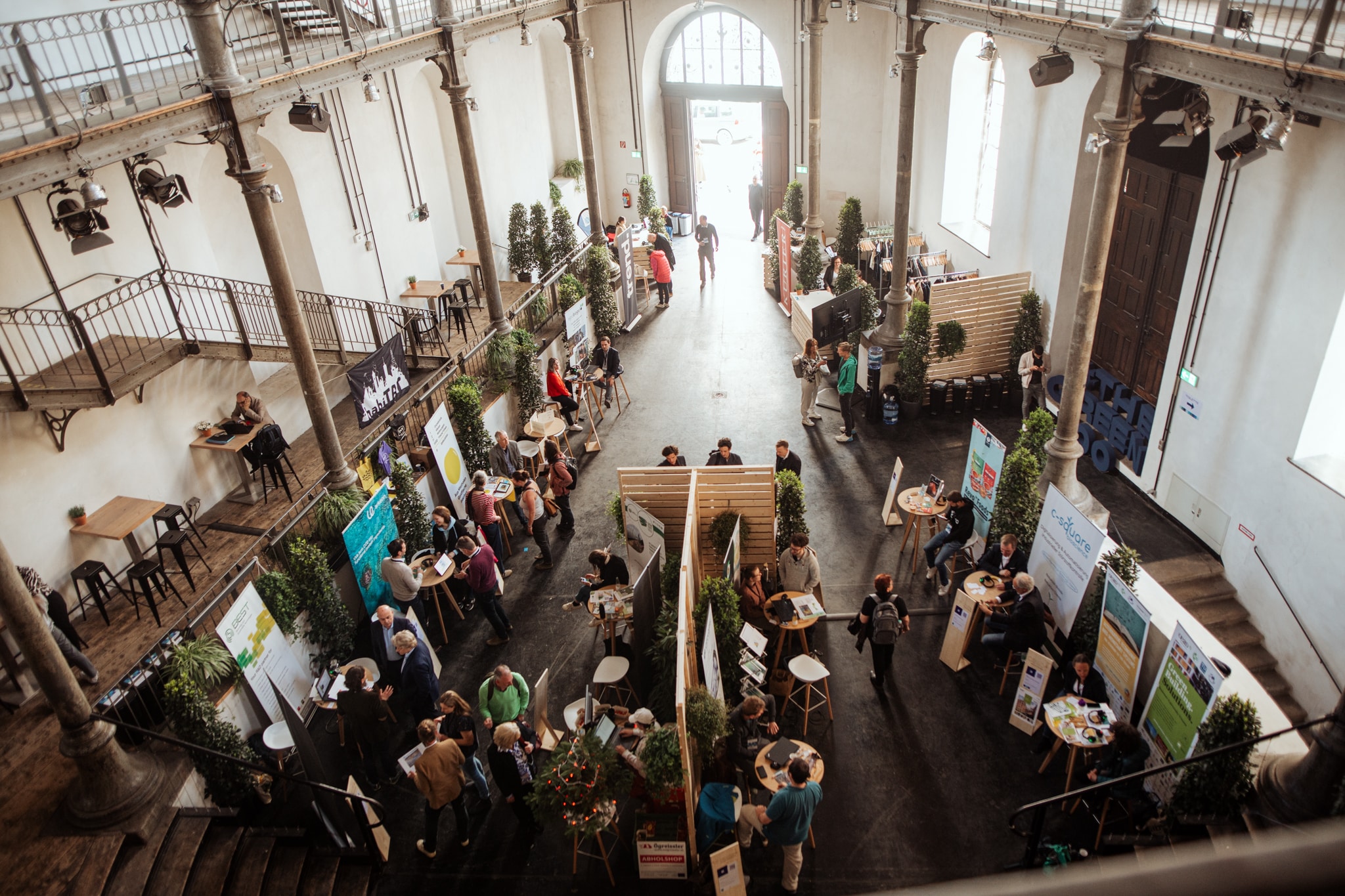 Messegelände von oben am Tag der Ausstellung der grünen Finanzierungsmesse